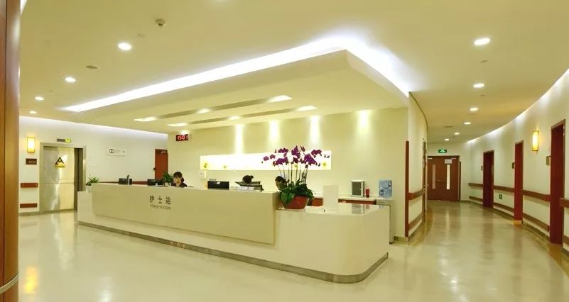 華邦瀛液晶拼接屏入駐香港大學深圳醫院，升級信息咨詢服務體驗